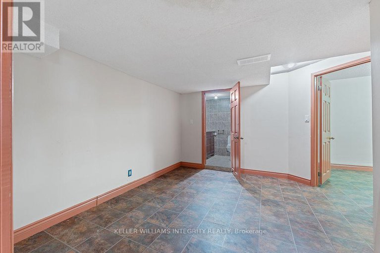 28206742/62-chippewa-avenue/meadowlandsst-claire-gardens/ottawa/ontario/K2G1Y2_37