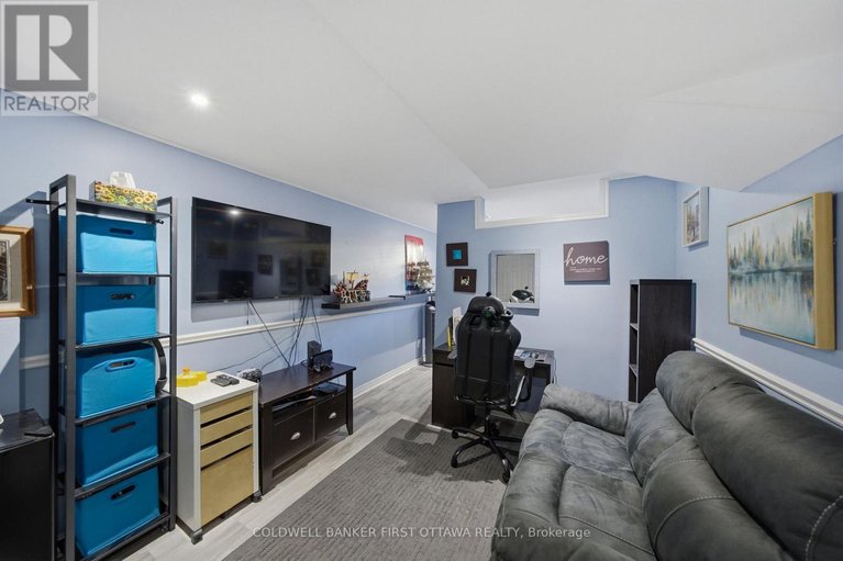 29644136/1902-hennessy-crescent/fallingbrookgardenway-south/ottawa/ontario/K4A3X7_29