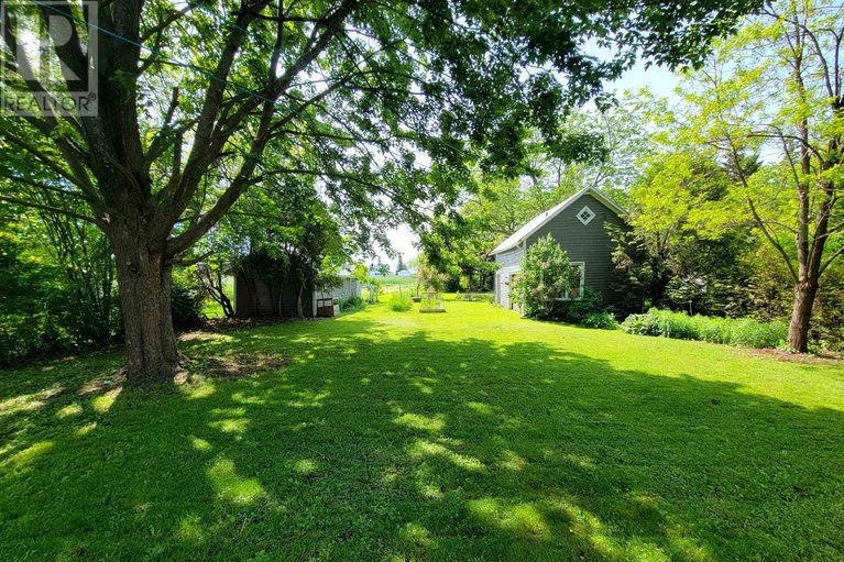 28427099/16-peter-street-s/maxville/north-glengarry/ontario/K0C1T0_29