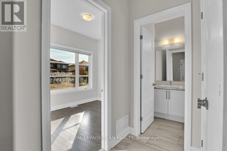 28851206/69-duncanville-street/village-of-russell/russell/ontario/K4R0E9_5
