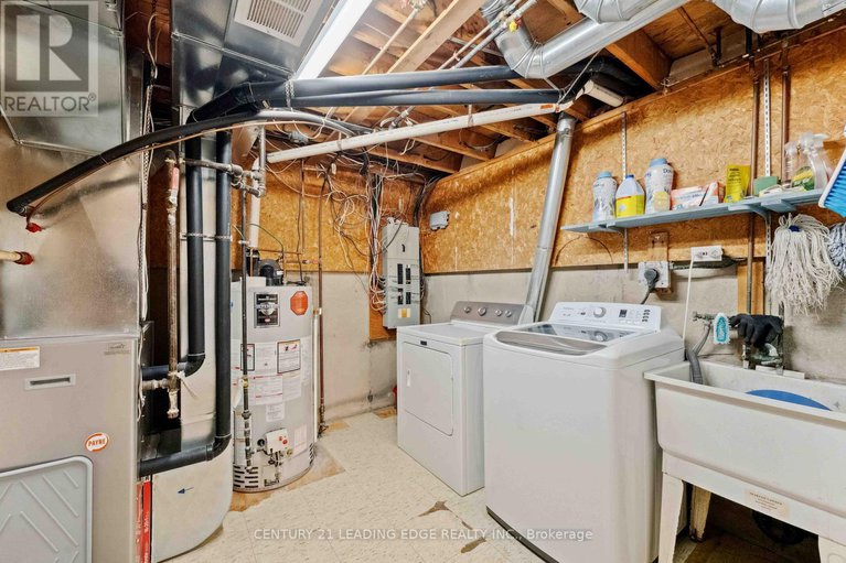 28453715/64-3691-albion-road/sawmill-creektimbermill/ottawa/ontario/K1T1P2_26