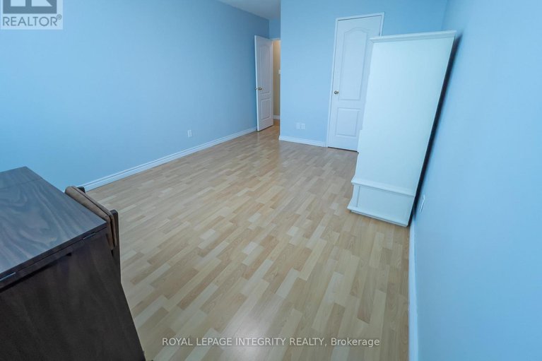 29173938/1008-555-brittany-drive/viscount-alexander-park/ottawa/ontario/K1K4C5_25