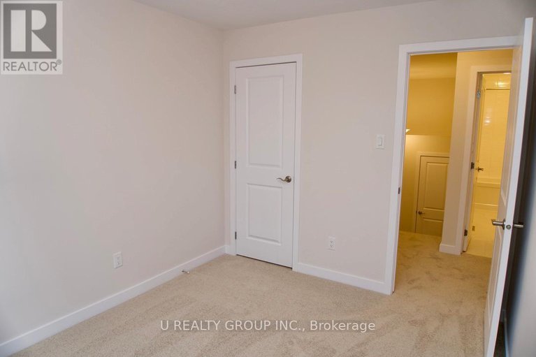 29123490/640-corporal-private/blossom-parkkemp-parkfindlay-creek/ottawa/ontario/K1X0M7_15