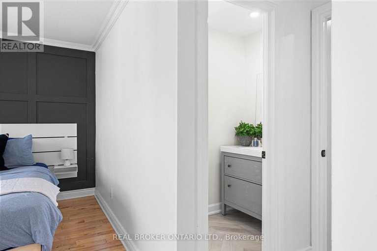 29653465/2058-wildflower-drive/queenswood-heights-south/ottawa/ontario/K1E3R3_32