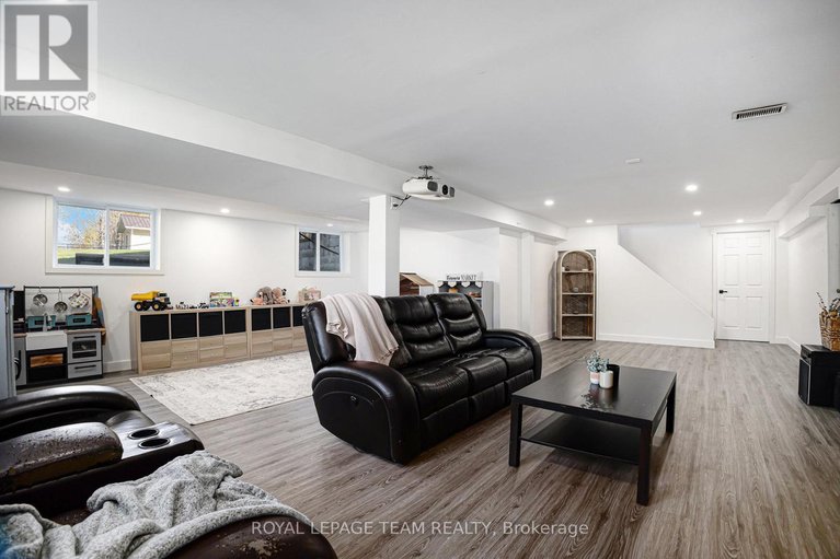 29015814/7521-fourth-line-road/rideau-twp-s-of-reg-rd-6-e-of-mccordick-rd/ottawa/ontario/K0G1J0_32