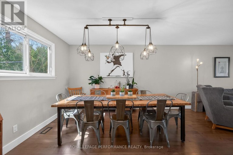 29668804/31-northpark-drive/blackburn-hamlet/ottawa/ontario/K1B3R7_7