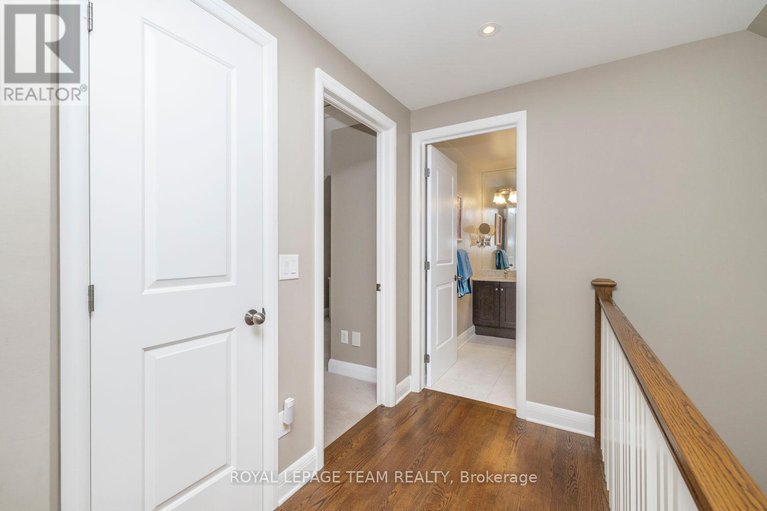 28933926/213-cabrelle-place-e/manotick-village-manotick-estates/ottawa/ontario/K4M0A9_32