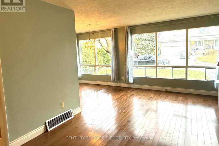 29085138/2527-needham-crescent/brookfield-gardens/ottawa/ontario/K1V6K1_9