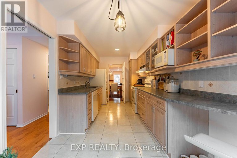 29423091/2-111-echo-drive/ottawa-east/ottawa/ontario/K1S5K8_10