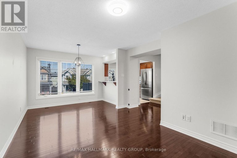 28916020/110-sunshine-crescent/notting-hillsummerside/ottawa/ontario/K4A0V3_19
