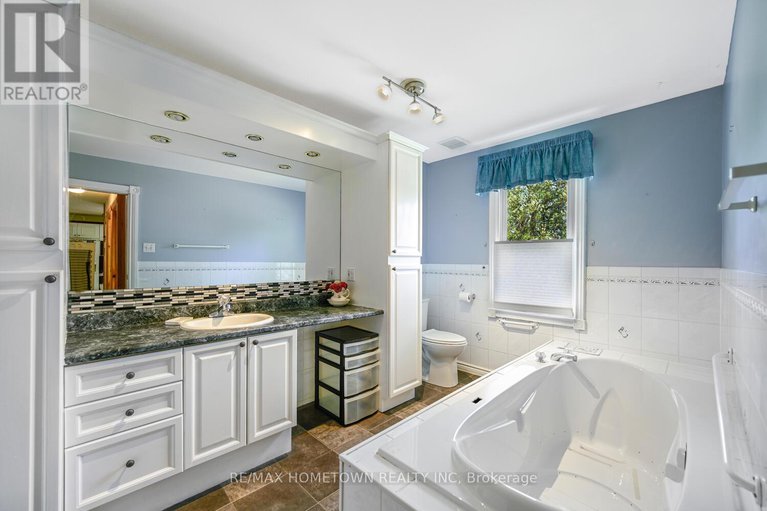 29152259/9-and-7-richmond-street/augusta-twp/augusta/ontario/K0E1P0_22