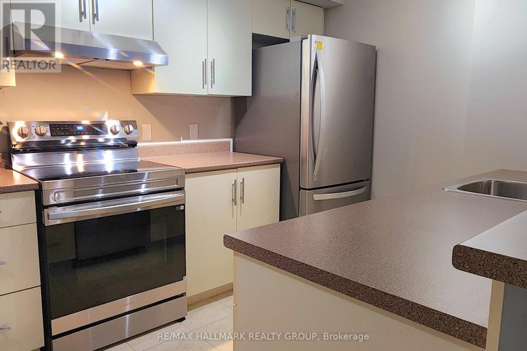 28879003/209-138-somerset-street-w/ottawa-centregolden-triangle/ottawa/ontario/K2P0A3_9