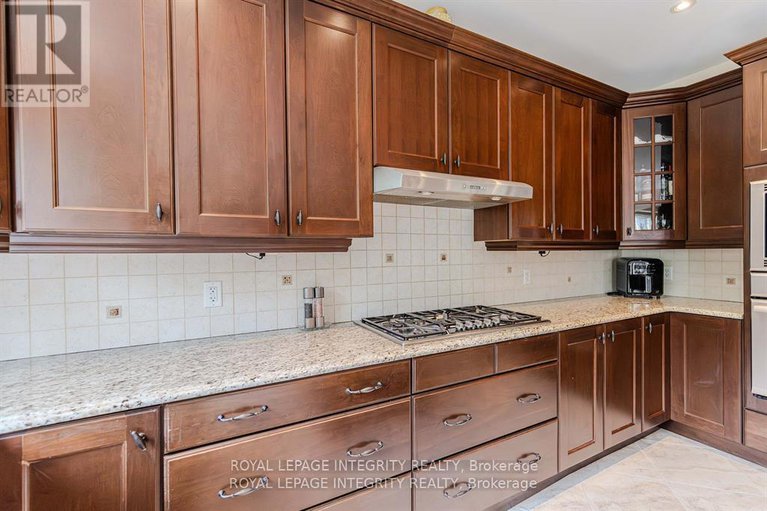 28995083/313-eckerson-avenue/stittsville-south/ottawa/ontario/K2S0K8_15