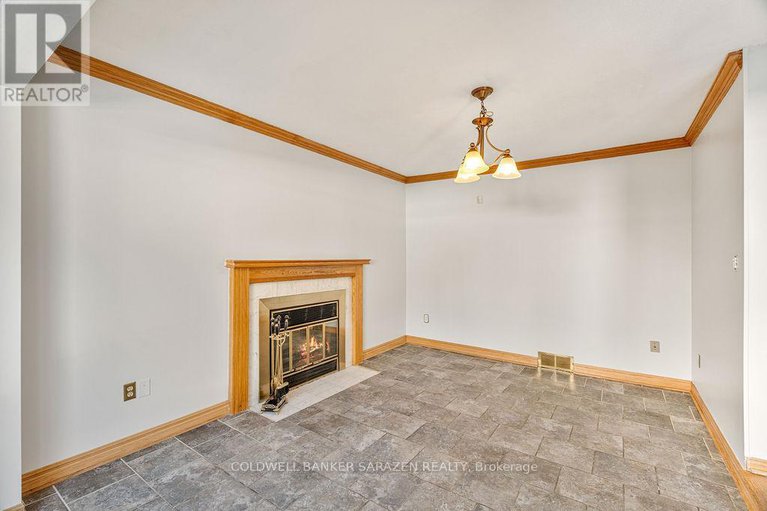 28945918/121-topley-crescent/hunt-club-park/ottawa/ontario/K1G4N2_15