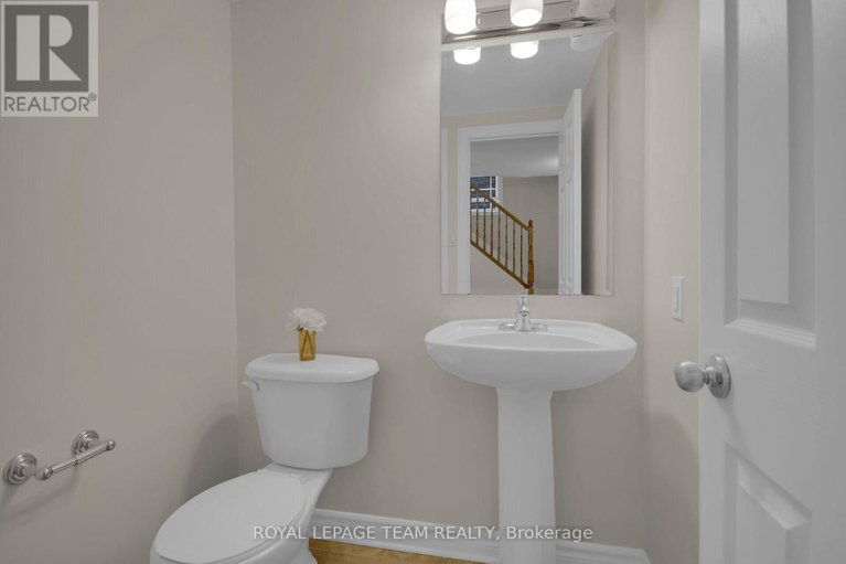 28352724/128a-centrepointe-drive/centrepointe/ottawa/ontario/K2G6B1_7