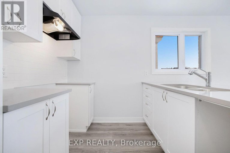 28108372/722-mishi/cfb-rockcliffe-and-area/ottawa/ontario/K1K0P2_8