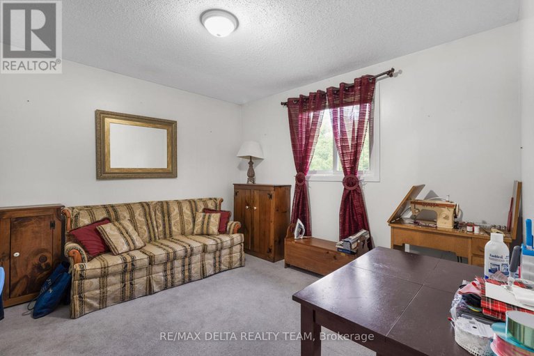28814216/1345-belcourt-boulevard/orleanssunridge/ottawa/ontario/K1C1L8_9