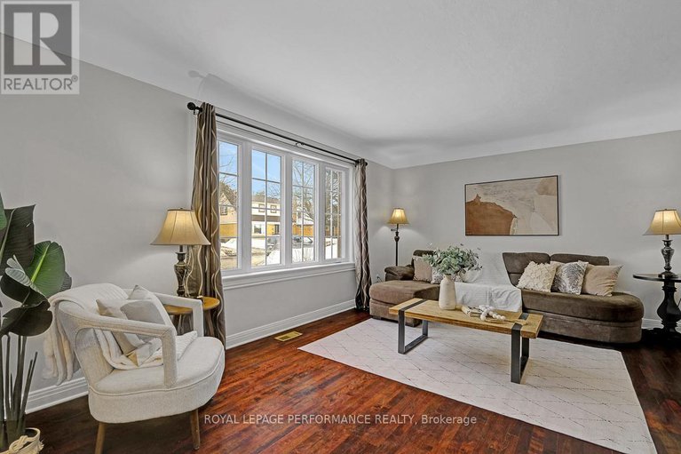 29432301/532-alesther-street/overbrookcastle-heights/ottawa/ontario/K1K1J3_12