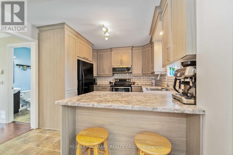 29069268/835-powers-street/town-of-rockland/clarence-rockland/ontario/K4K1K4_10