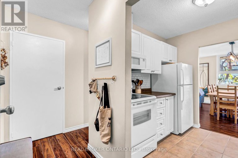 28998613/209-110-forward-avenue/mechanicsville/ottawa/ontario/K1Y4S9_6