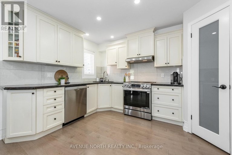 29648629/3028-courtyard-crescent/upper-hunt-club/ottawa/ontario/K1T3R7_11