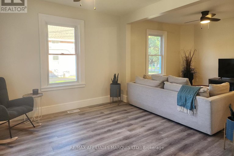 28979025/12-oak-street/lancaster/south-glengarry/ontario/K0C1N0_7