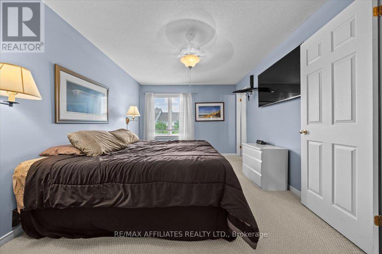28777669/1639-trenholm-lane/fallingbrookpineridge/ottawa/ontario/K4A4B4_18