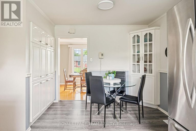 28741168/2128-hubbard-crescent/beacon-hill-north/ottawa/ontario/K1J6L2_12
