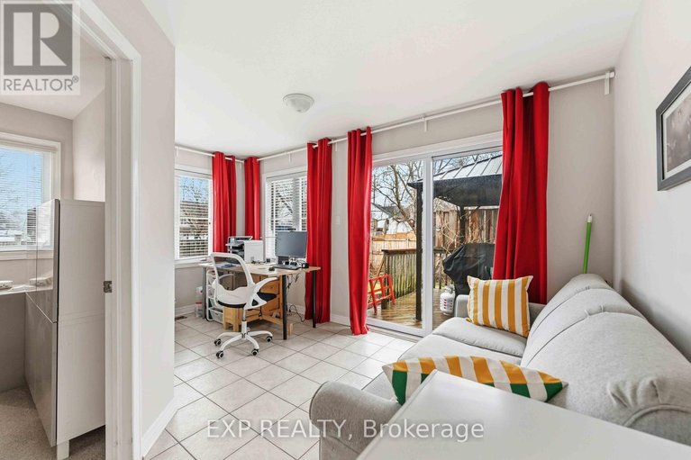 29660876/5655-mahogany-harbour-lane/manotick-south-to-roger-stevens/ottawa/ontario/K4M1K9_10