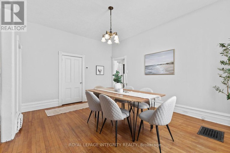 28651932/29-strathcona-avenue/glebe/ottawa/ontario/K1S1X3_5