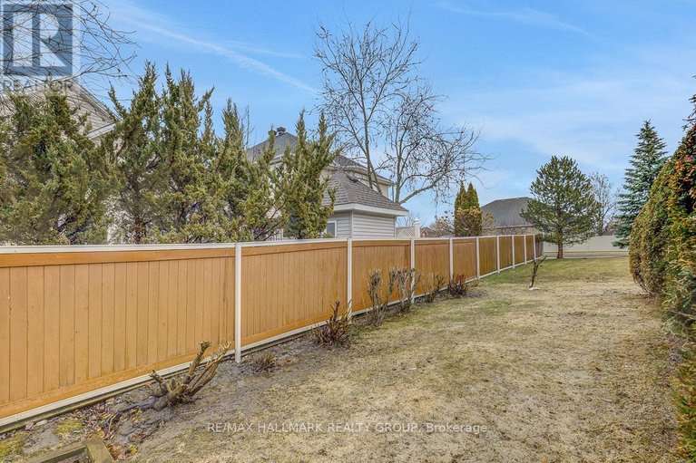 29604785/853-swallowtail-crescent/notting-hillsummerside/ottawa/ontario/K4A4M5_31