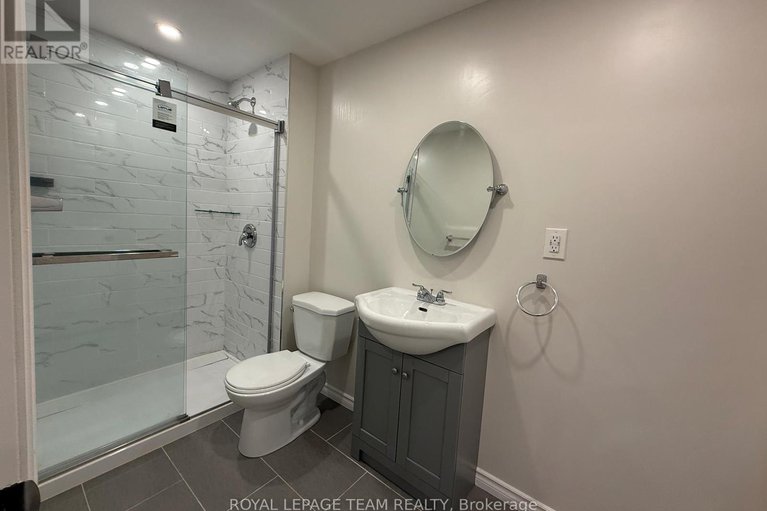 29057965/709-megrez-way-e/half-moon-bay/ottawa/ontario/K2J6S9_17