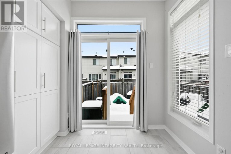 29413396/329-brigitta-street/emerald-meadowstrailwest/ottawa/ontario/K2S0H9_16