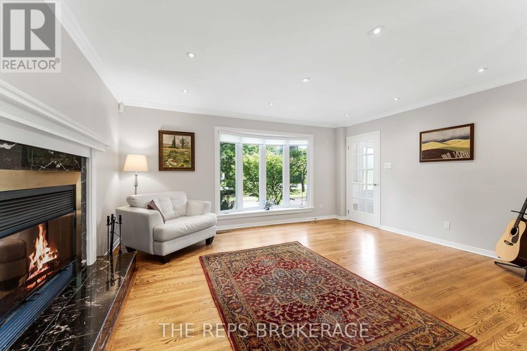 28788760/3062-upper-otterson-place/mooneys-bayrevelstoke/ottawa/ontario/K1V7B6_17