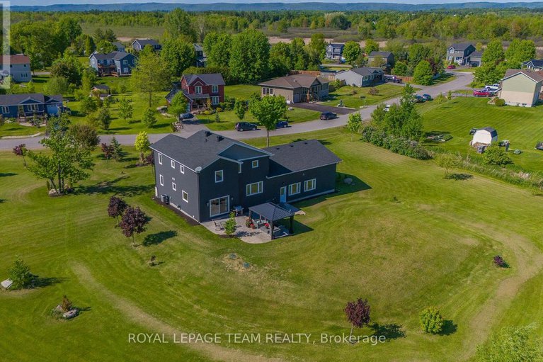 28397183/126-grasshopper-lane/dunrobin-shores/ottawa/ontario/K0A1T0_38