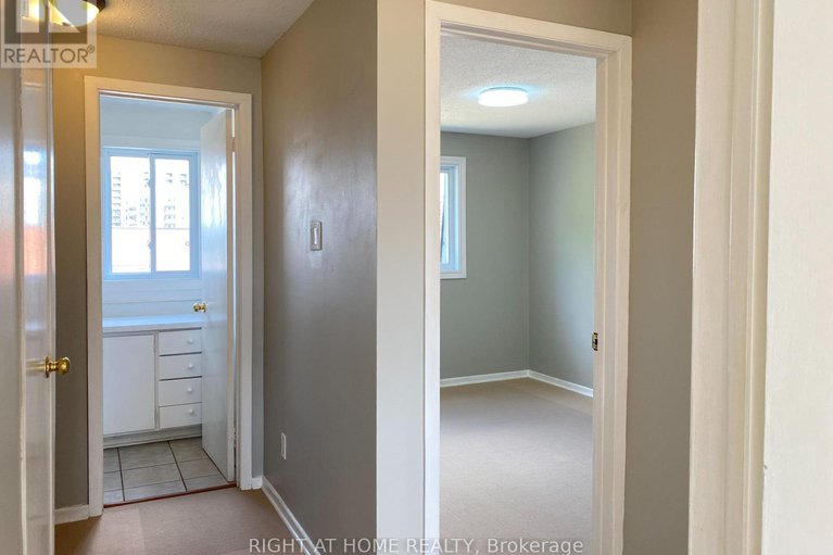 28768219/271-ridgepark-private/meadowlandscrestview/ottawa/ontario/K2G1H1_14