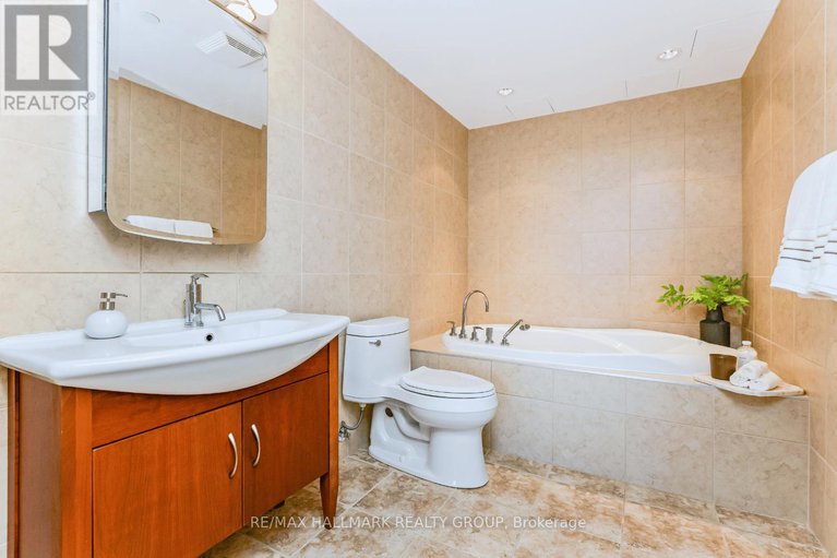 28613600/1404-90-george-street/lower-townbyward-market/ottawa/ontario/K1N0A8_18