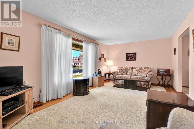 29003190/1577-claymor-avenue/carleton-heights/ottawa/ontario/K2C1T4_7
