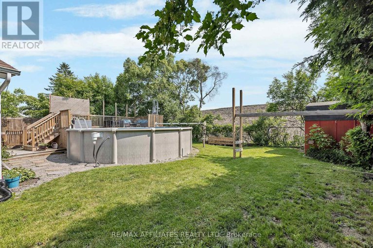 28429396/1138-ste-agathe-park/convent-glen-north/ottawa/ontario/K1C2B5_32