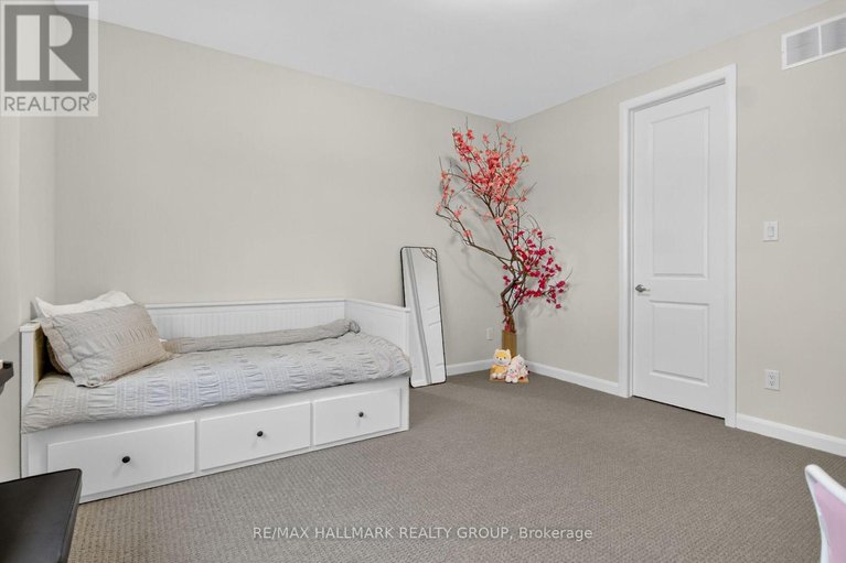 29163962/720-cappamore-drive/half-moon-bay/ottawa/ontario/K2J6W3_21