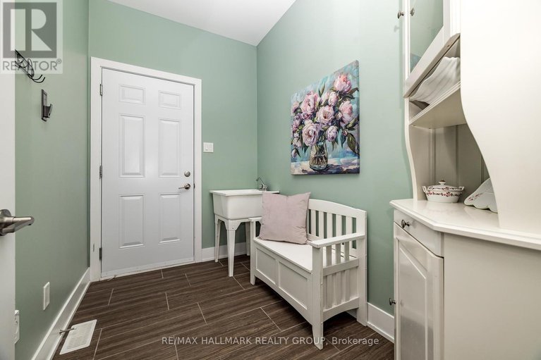 28347410/87-cobblestone-drive/village-of-russell/russell/ontario/K4R0B2_26