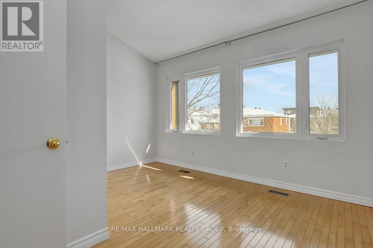 29492745/261-bruyere-street/lower-town/ottawa/ontario/K1N5E5_22