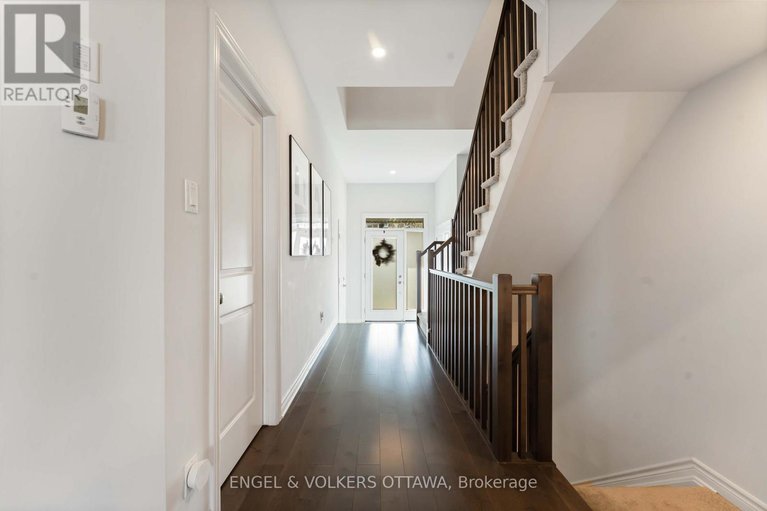 29006127/781-cairn-crescent/mer-bleuebradley-estatesanderson-park/ottawa/ontario/K1W0P7_3