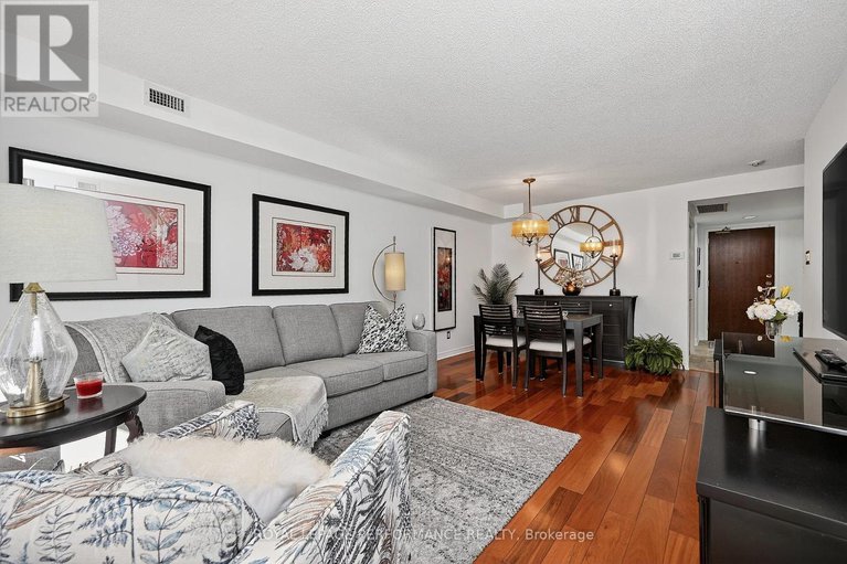 28999707/203-120-darlington-private/hunt-clubwestern-community/ottawa/ontario/K1V0X5_11