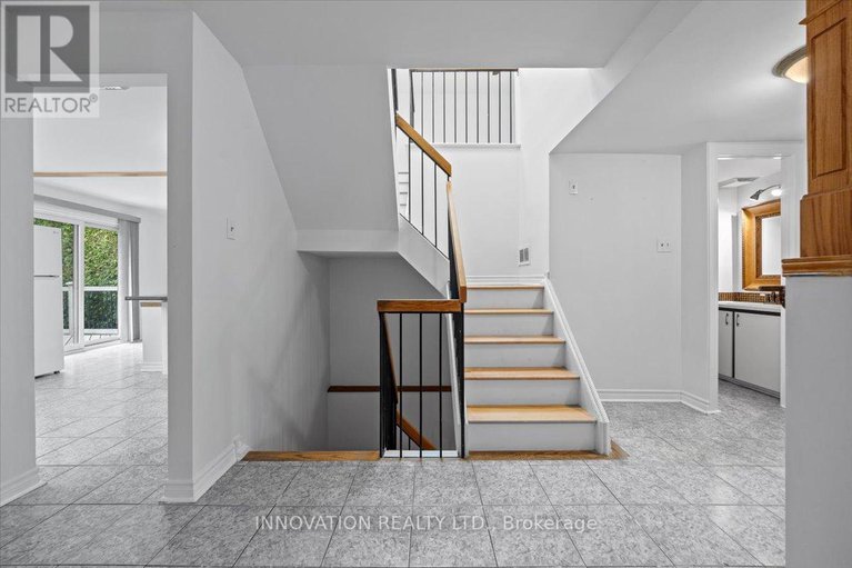 28436166/1553-marcoux-drive/bilberry-creekqueenswood-heights/ottawa/ontario/K1E2K5_9