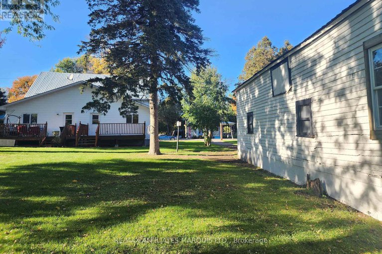28979025/12-oak-street/lancaster/south-glengarry/ontario/K0C1N0_28