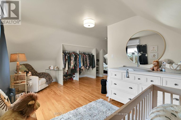 28237794/328-pleasant-park-road/alta-vistafaircrest-heights/ottawa/ontario/K1H5M8_19