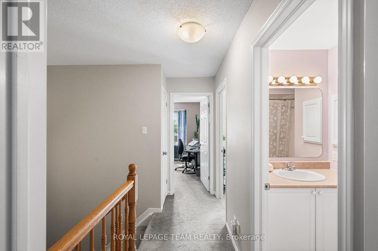 28805866/25-inverkip-avenue/hunt-club-parkgreenboro/ottawa/ontario/K1T4B7_23