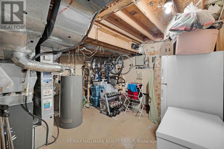 29606718/38-briermoor-crescent/hunt-club-parkgreenboro/ottawa/ontario/K1T3G4_46