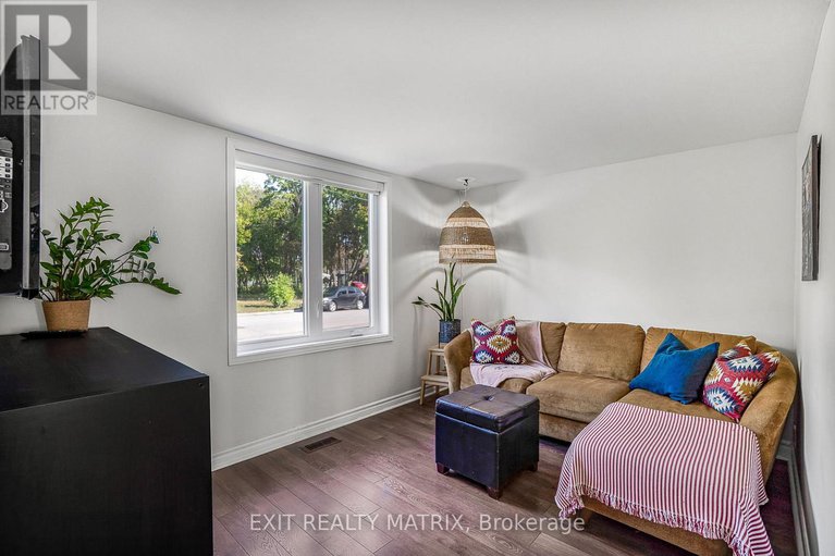 28914095/965-marston-street/lorignal/champlain/ontario/K0B1K0_5